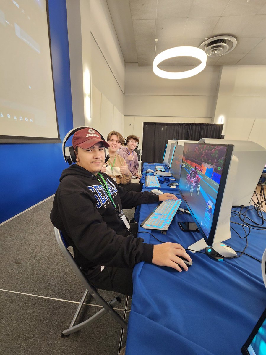 HazIsWorse's tweet photo. Day 2 of @Stay_Plugged_In LAN complete, finished Top 4 and had a lot of fun! https://t.co/QLKKCaAIoy