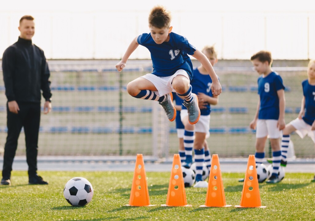 Sports-related eye injuries are a common occurrence and can lead to serious eye damage or even blindness. Eye injuries can occur in almost any sport, but those with a high risk of eye injury include basketball, baseball, hockey, and racquet sports. Athle… ift.tt/Fal9EsB