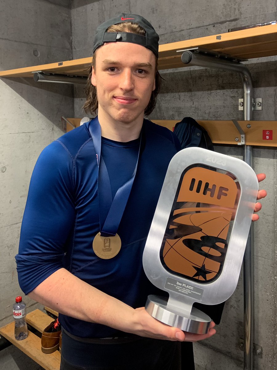 Congratulations to Lukas Dragicevic on winning Bronze with Team Canada at the U-18 World Championship! 🥉

<a href="/DragicevicLukas/">LukasDragicevic</a> | #U18MensWorlds