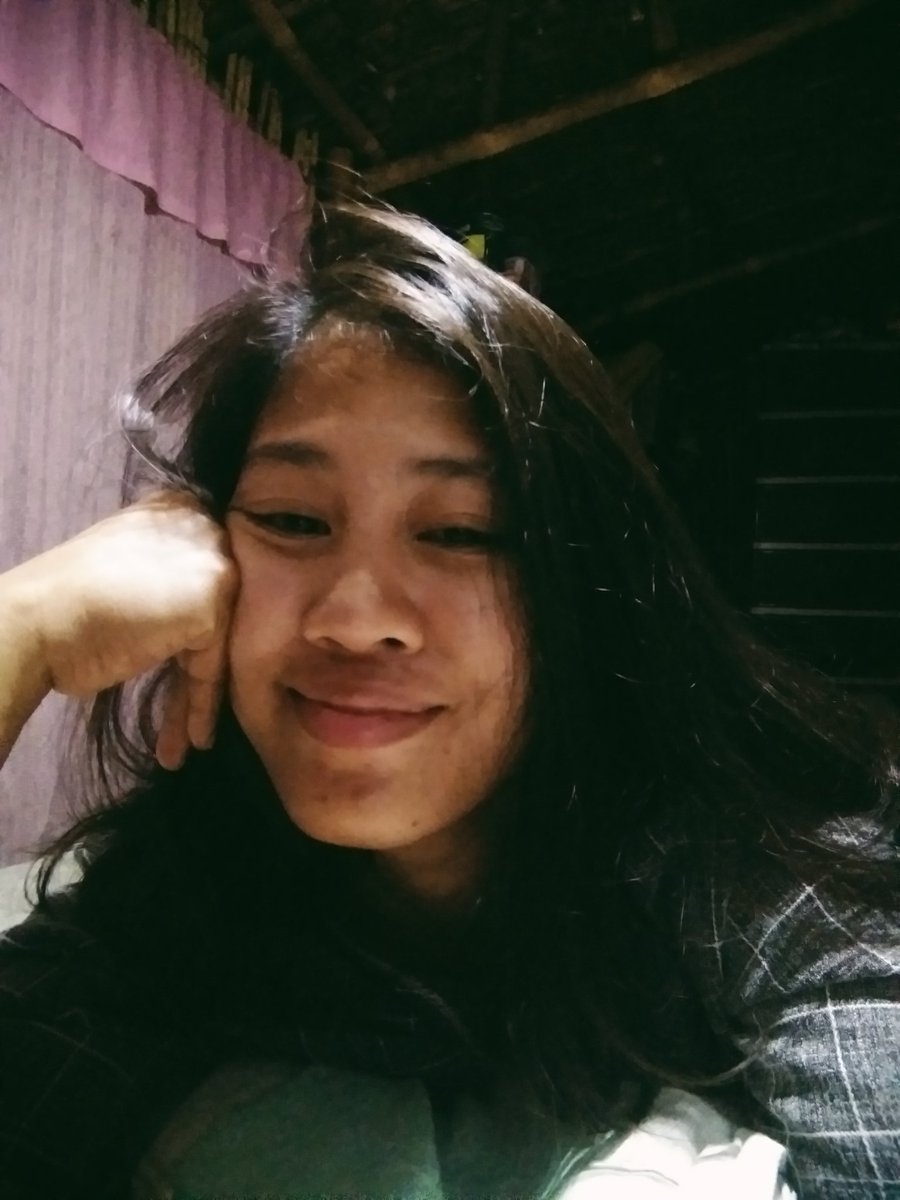 _monavince's tweet photo. Nagpinta, nagtinda, tapos gumawa ng pastillas, pulvoron at yema! 💪

Nakakapagod, pero kailangang magsipag kasi po di po ako mayaman. Mukha po akong pera. 😝🤭 https://t.co/XIV2TqklNS