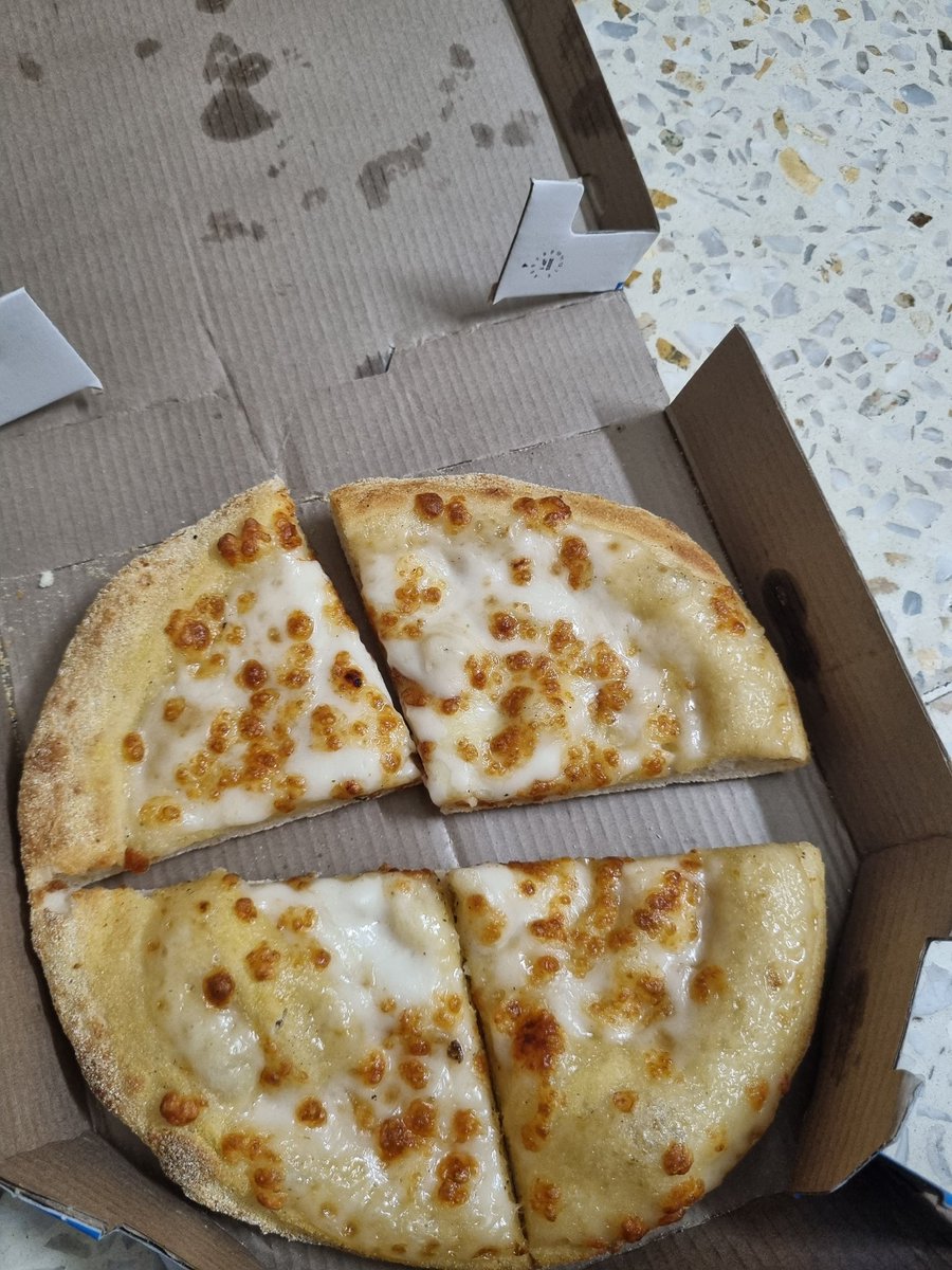 devpatel0484's tweet image. @dominos_india @dominos after 100 minutes third class pizza deliverd