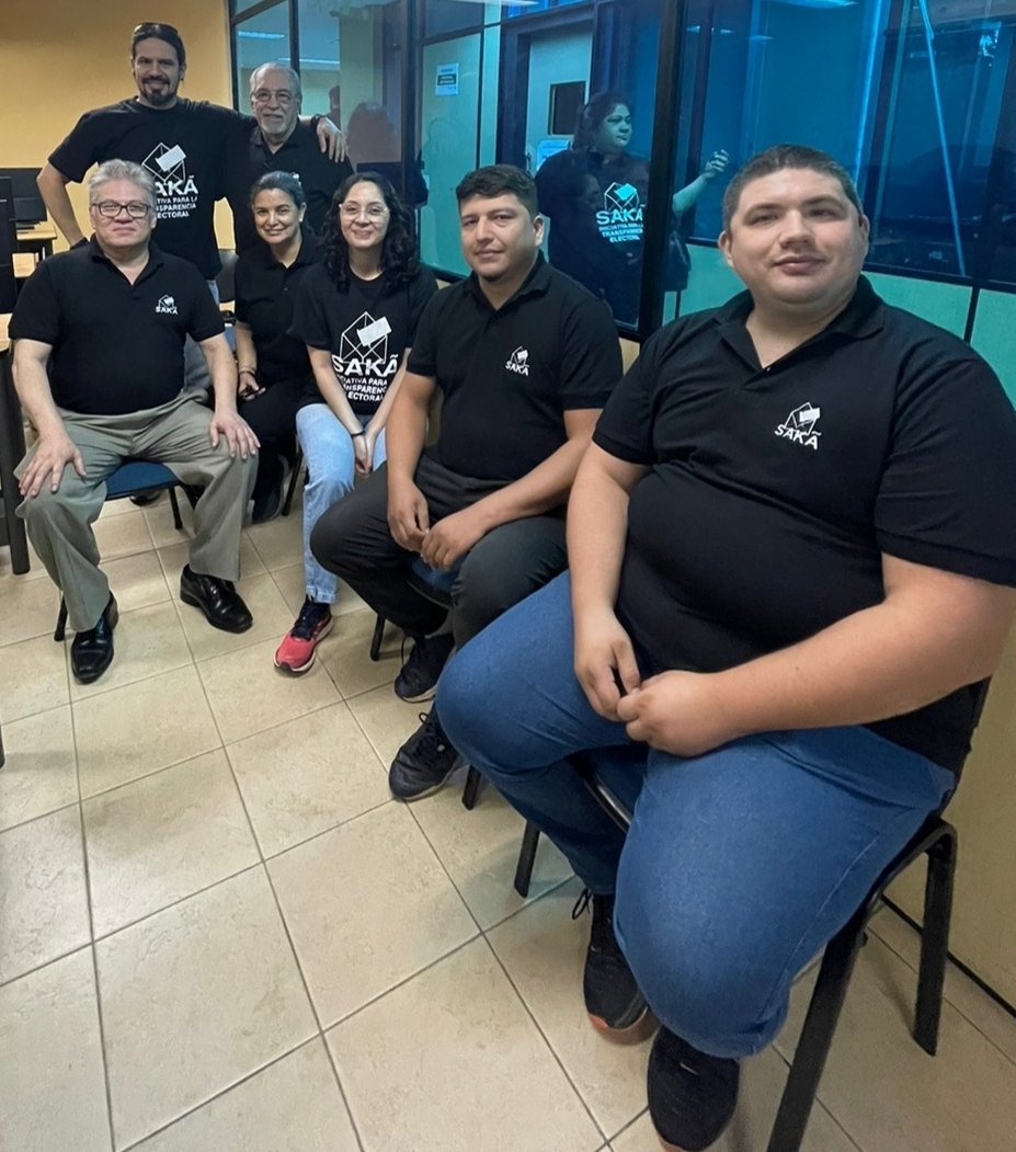 Fransamani's tweet image. Equipo @FCird apoyando el proyecto #saka, una iniciativa social por la #transparencia electoral 2023
