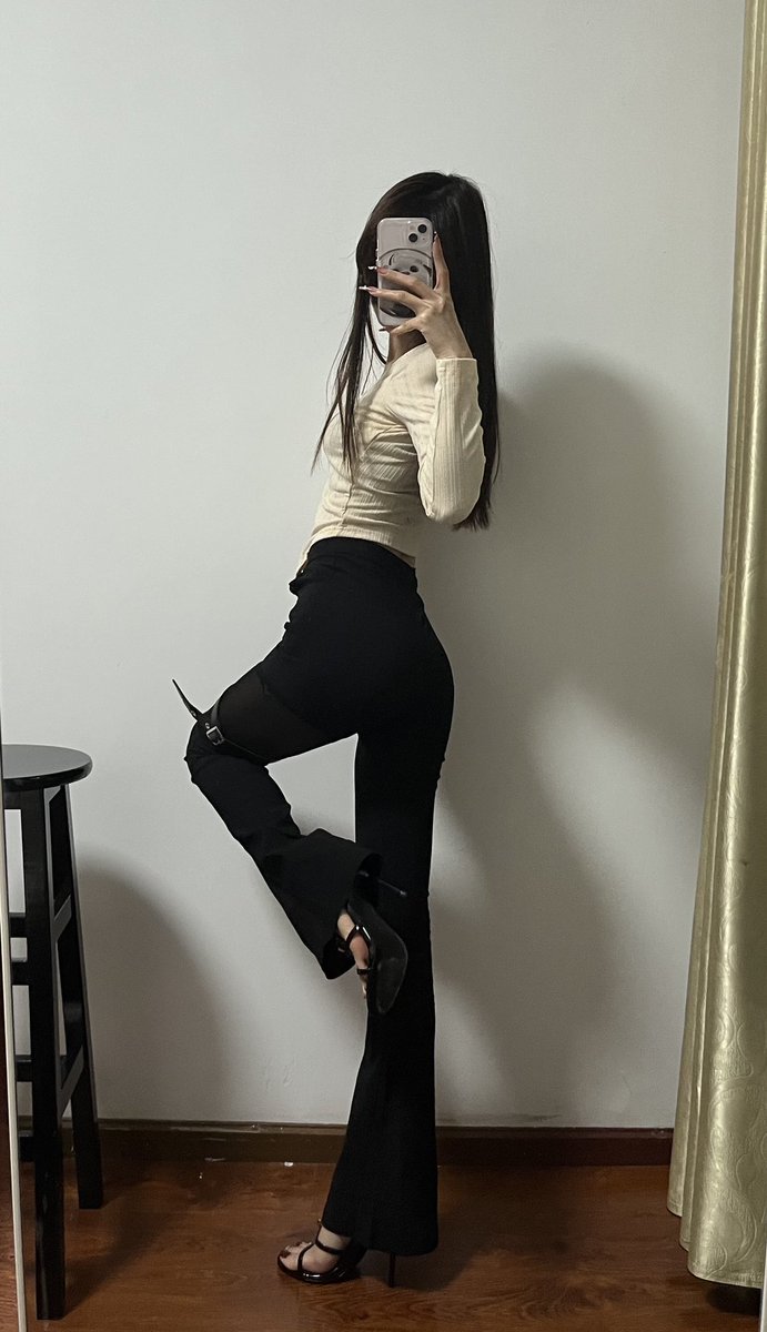 sbngjing1's tweet photo. Hello there 🤔#原味 #原味丝袜 #原味內內 #女王s #字母圈 #征奴 #线下足交 #网调 https://t.co/RezPWkF0UZ