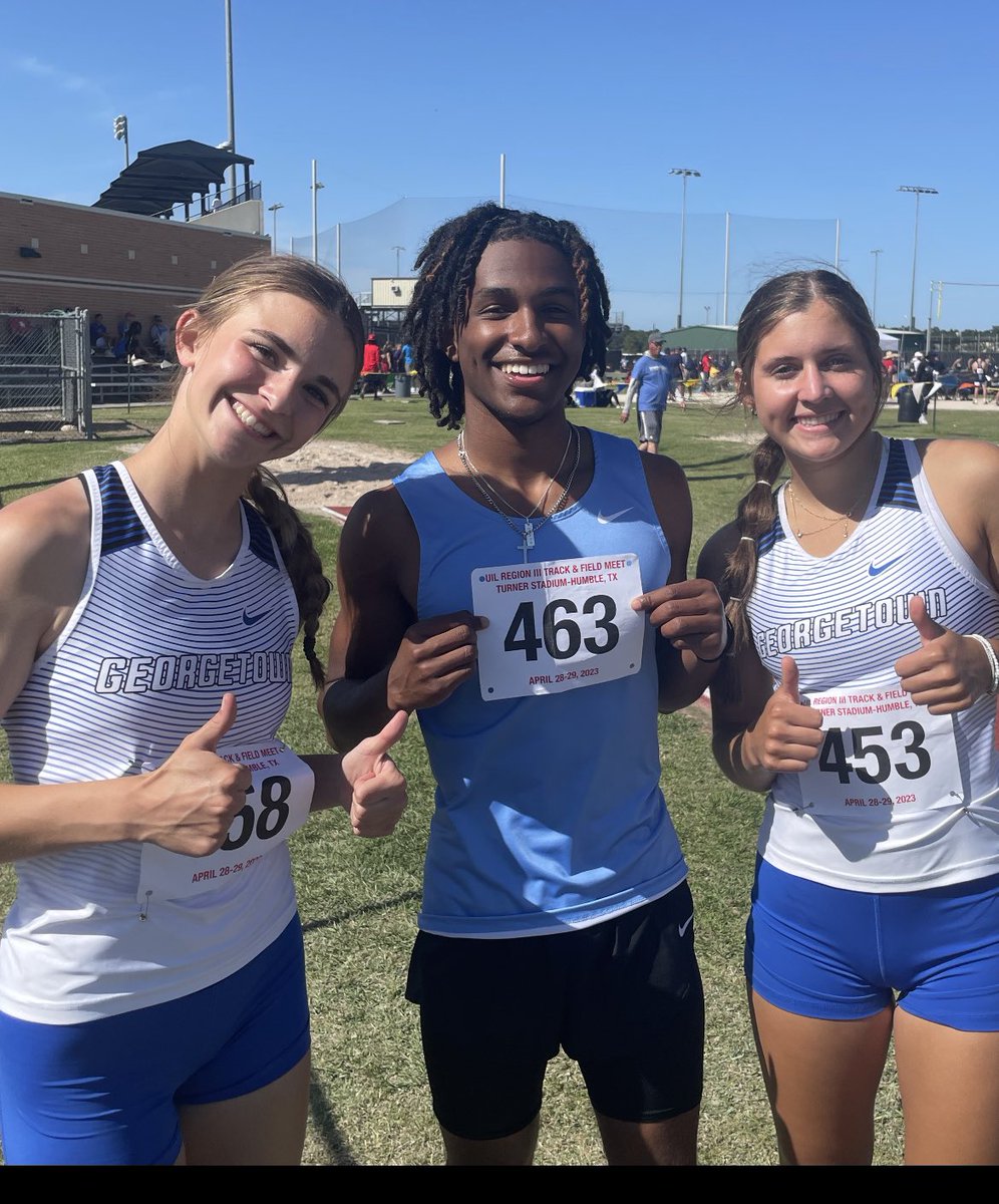 CoachRichardso3's tweet photo. I’m so proud of these 3 for qualifying for the Regional 3 track meet as triple and long jumpers! They put in the work EVERYDAY! Good jumpers and GREAT humans! https://t.co/g1piVvgWtX