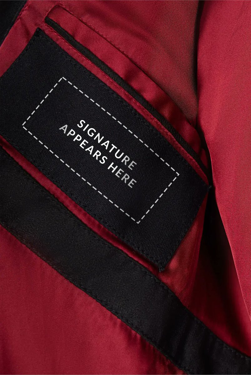 SRKUniverse's tweet image. Xplaining the Significance of Signature X 📝
These Xclusive 30 units of #DyavolX are personally signed by @iamsrk Himself  ✍ The 2nd image shows the area where the autograph appears ✨

visit 🕸️ dyavolx.com to order yours 🎁

#ShahRukhKhan #SRK #AryanKhan…