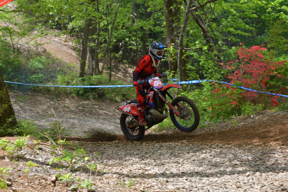 YZ250FX_238198's tweet photo. JEC SUGO2days
Day1 13位
Day2 7位
Final-X 11位
総合 9位
今回のメンバーで総合9位は素直に嬉しいです。
約1年半ぶりのレースにしては上出来だったと思います😁
そしてやっぱりレースは楽しいですね✨
#OmegaOil
#NAGmotors
#Dirtbikeplus
#HGS
#BELL
#ZETA
#DRC
#SCOTT
#SHIFT
#alpinestars
#IRC https://t.co/BVc9QVarYl