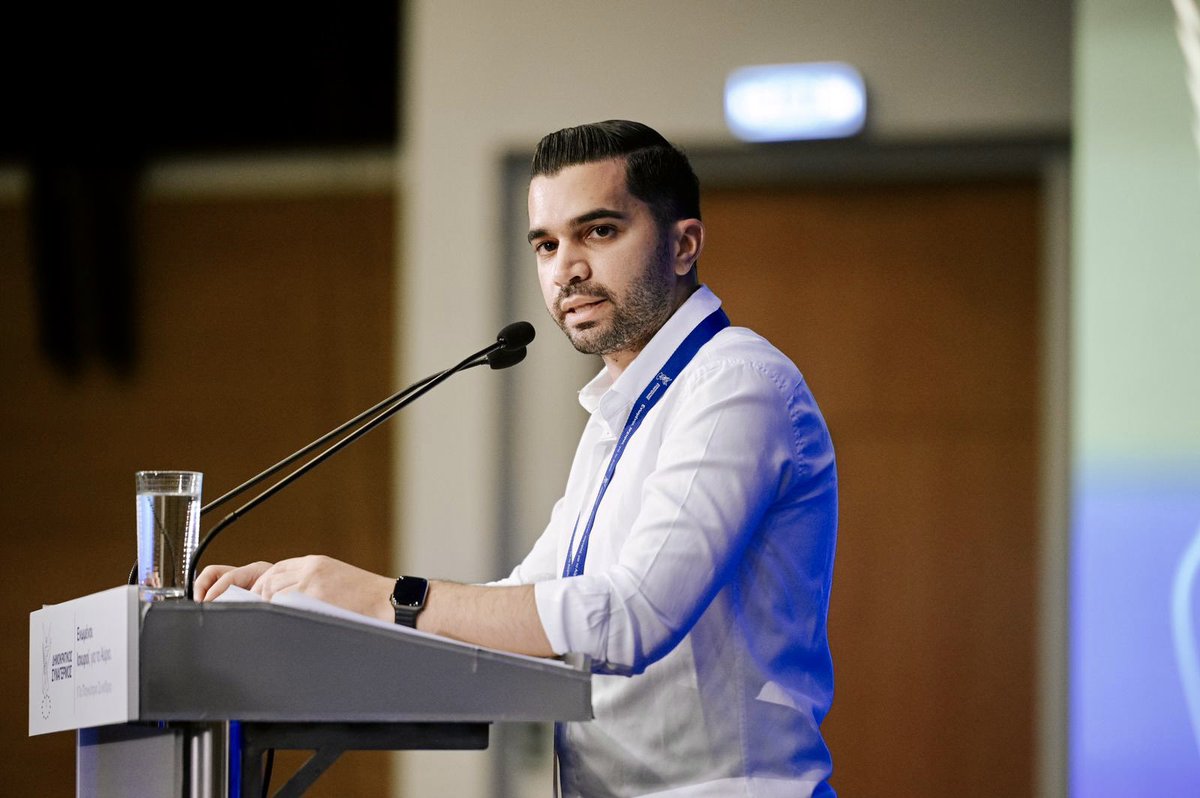 ioa14's tweet photo. 1/3 Απόσπασμα της χθεσινής μου τοποθέτησης στο 17ο Παγκύπριο Συνέδριο ΔΗΣΥ

«Έχω επιλέξει να ασχοληθώ με την πολιτική ως νέος άνθρωπος. Να συμβάλω με ουσιαστικές και ξεκάθαρες θέσεις, με κάθε ρίσκο και κόστος για μια Παράταξη ανοιχτή στον κόσμο της. https://t.co/3UpP32BKW1