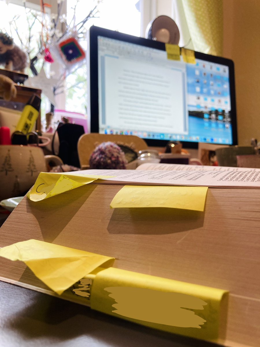 wurdsmyth's tweet image. Writing like a scared, excited, wordcount-chasing writer-y person today. 

Current view… ✍🏽😱☺️

(Please don’t judge my desk, I’m in the final frantic push of a first draft!)

#Book14 
#eeeeeeep
