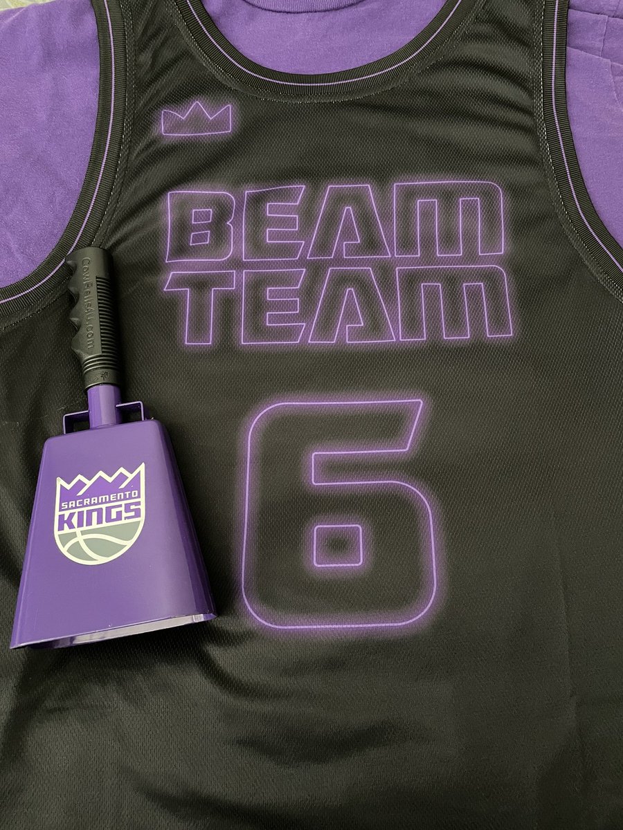 thepegin8tor's tweet photo. READY! #BeamTeam
#HereWeStayed
#FeelTheRoar
#SacramentoProud
#LightTheBeam #KingsIn7 https://t.co/wEVrEzbqMX