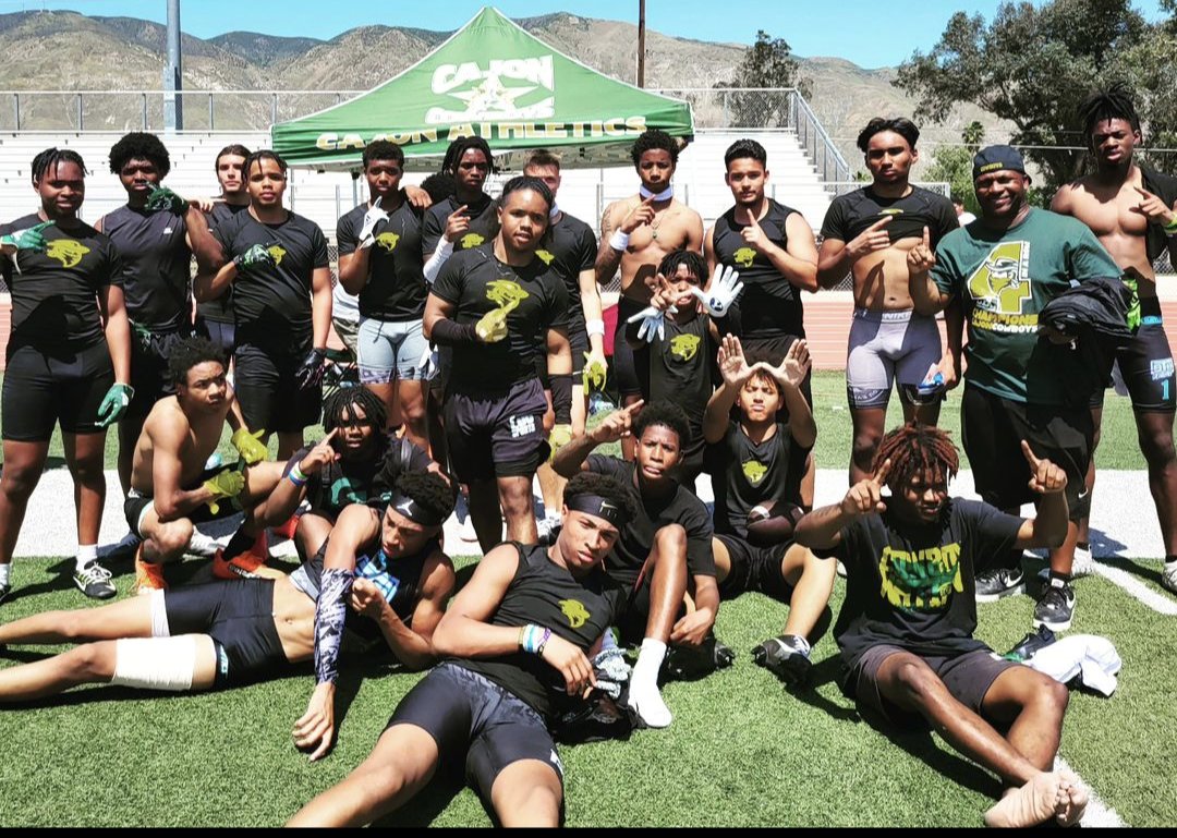 EvanPowPow909's tweet photo. Cajon takes the W @ The San Jacinto Highschool 7on7 tournament!! https://t.co/k4UbfLstjq