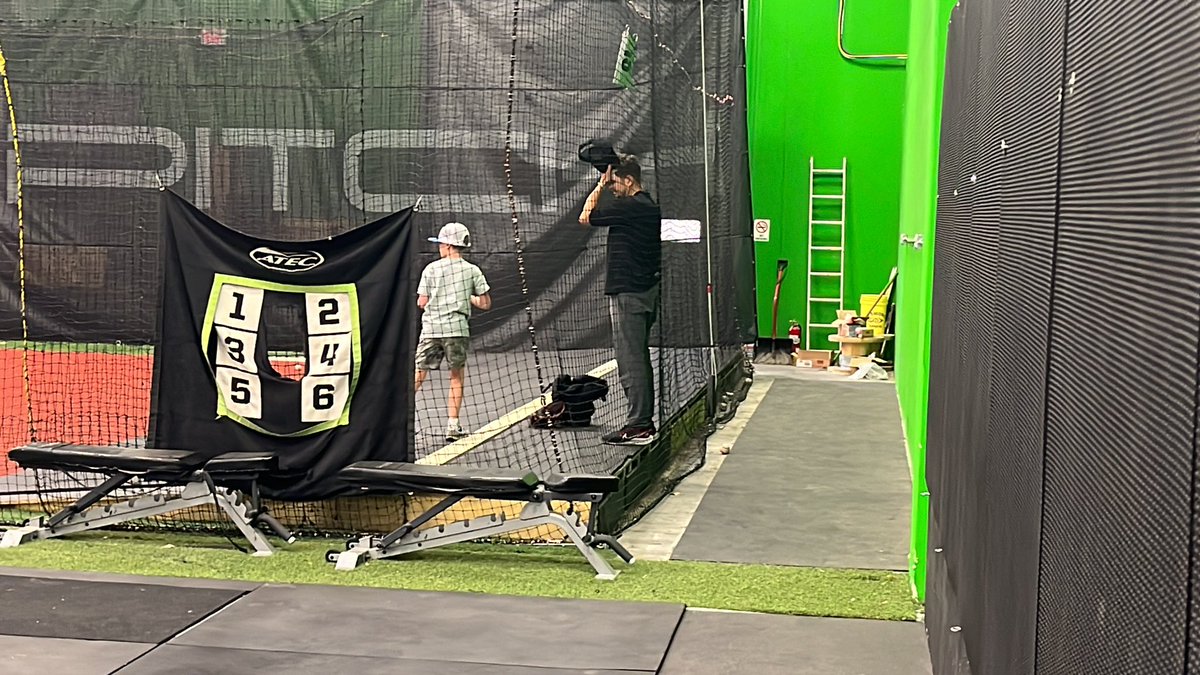 BadgerCubinMN's tweet photo. Hoppin’ @pitch2pitch NW this fine Sunday 😃 ⚾️ 🥎 #werebackbaby #WHGBHF #becausebaseball #becausesoftball @IVitense27 https://t.co/nrfmw2YwVx