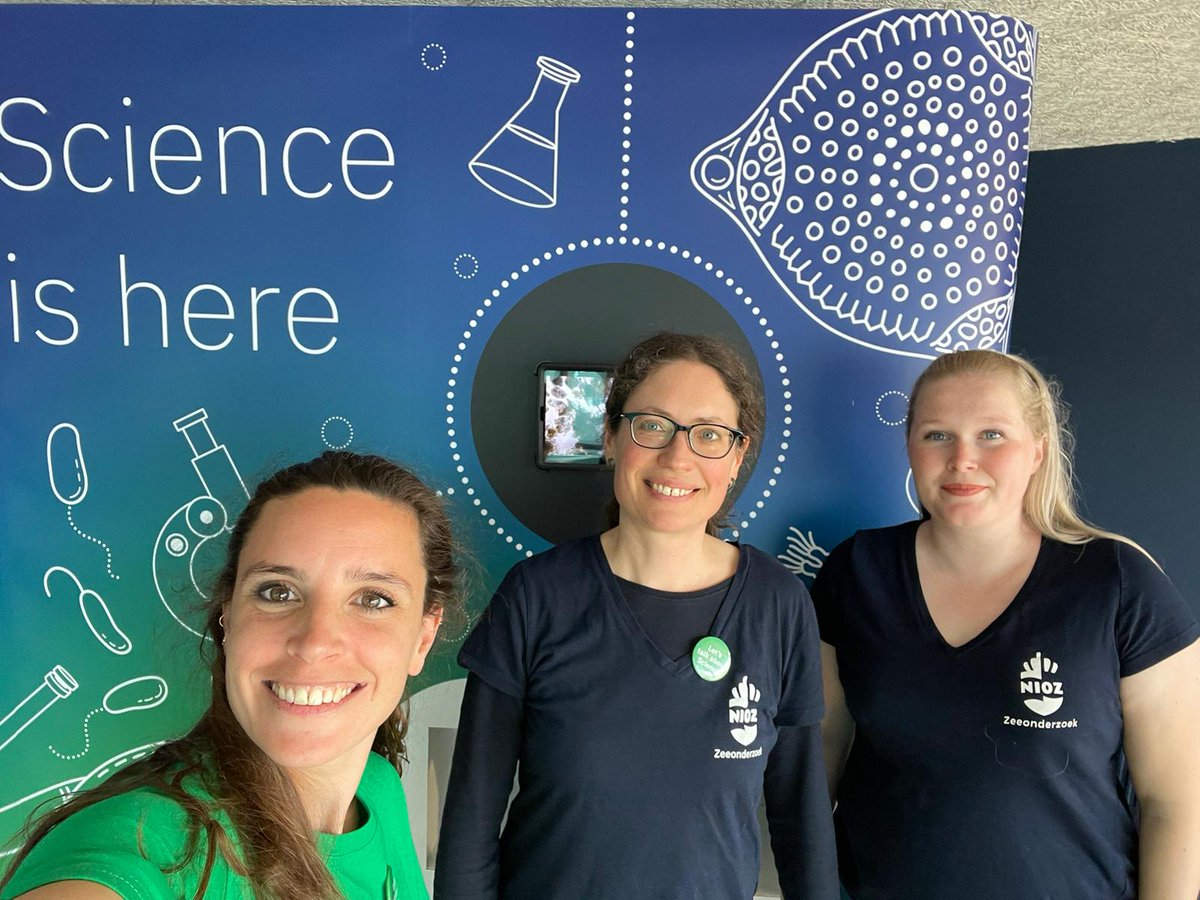 jcengelmann's tweet photo. Another fun afternoon at @EcomareTexel discussing about marine microbial life with the public! Thanks for stopping by @SaraTREC and @embl! @NIOZnieuws https://t.co/GmWgeTHxGC