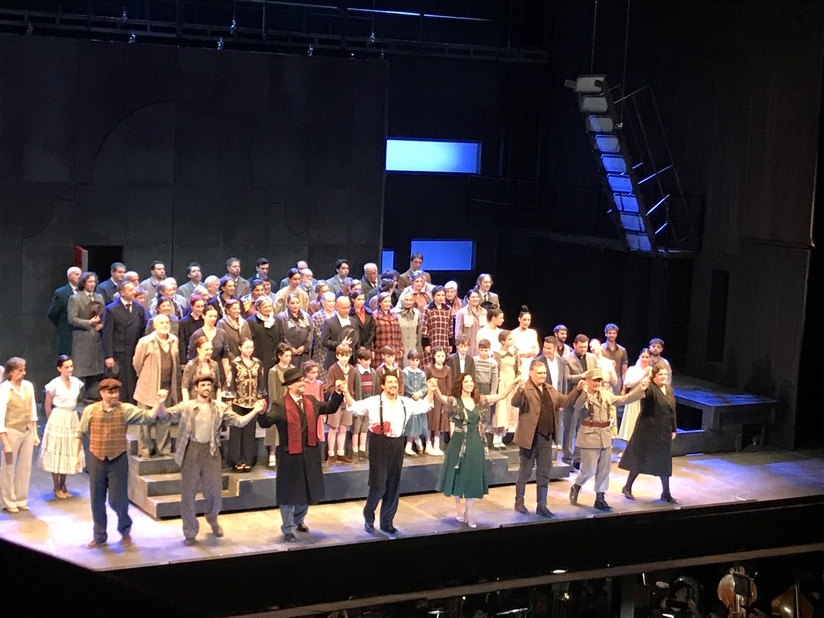 RamonSobrino1's tweet photo. Anoche, gran 2ª función #LaDoloresOVD #MonicaConesa @jorgele66 @angelodena #MariaHeres #DavidMenéndez @JdDMateos @GerardoBullon @JuNoMo73 @OFIL_Orquesta @polifonicaOVD @DivertimentoOvi
De nuevo, gran trabajo del maestro @OliverDiazS 👋
@TeatroZarzuela @culturaoviedo @CosmeMarina https://t.co/SaGAZdaGdI