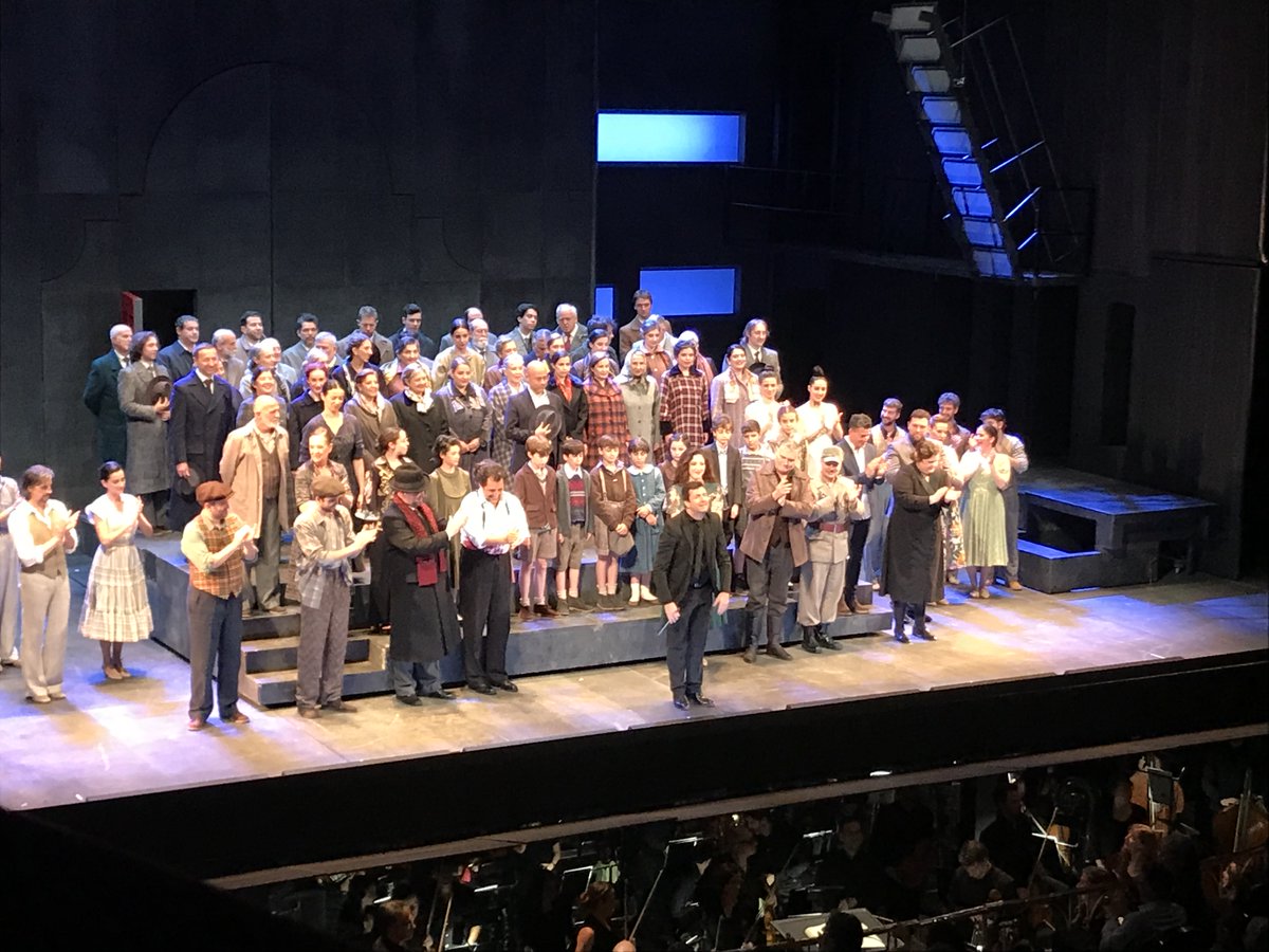 RamonSobrino1's tweet photo. Anoche, gran 2ª función #LaDoloresOVD #MonicaConesa @jorgele66 @angelodena #MariaHeres #DavidMenéndez @JdDMateos @GerardoBullon @JuNoMo73 @OFIL_Orquesta @polifonicaOVD @DivertimentoOvi
De nuevo, gran trabajo del maestro @OliverDiazS 👋
@TeatroZarzuela @culturaoviedo @CosmeMarina https://t.co/SaGAZdaGdI
