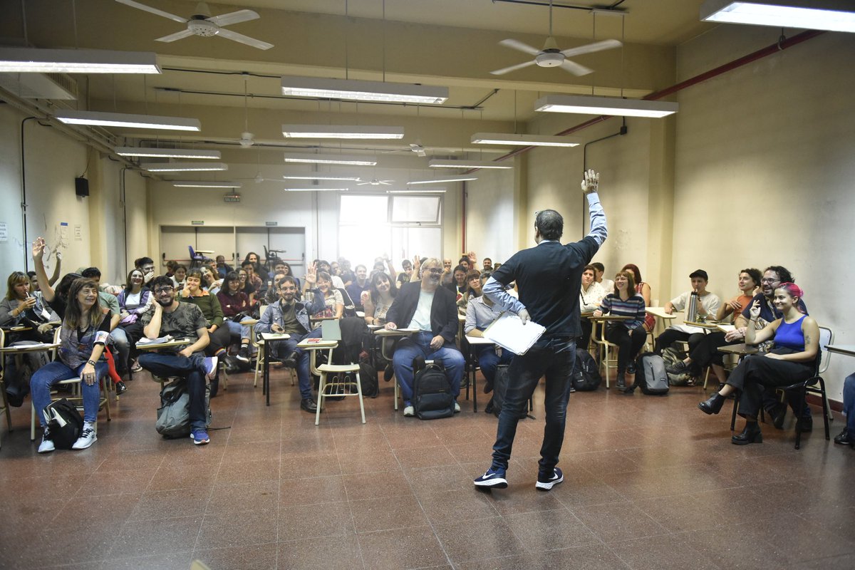 DebatesActuales's tweet photo. Ayer finalizaron las XI Jornadas Debates Actuales de la Teoría Política Contemporánea en la Facultad de Ciencias Sociales @ubasociales con apoyo de la Carrera de Ciencia Política @CpoliticaUBA 
Muchas Gracias a Todos por su asistencia y colaboración
@MatiSaidel @rickyesteves https://t.co/5Oox5HMNlX