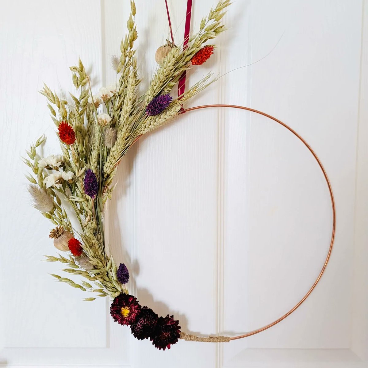 The_crafty_hen's tweet image. Eco friendly,  refined Wreaths for home or wedding decor 🌾 🌸 

Dried Floral Wreath making is our newest activity and it’s certainly proving popular with you Crafty Hens! 

Find out more here👇 
thecraftyhen.co.uk/workshop/susta… 

#craftyhen #ecocraft #sustainablecraft