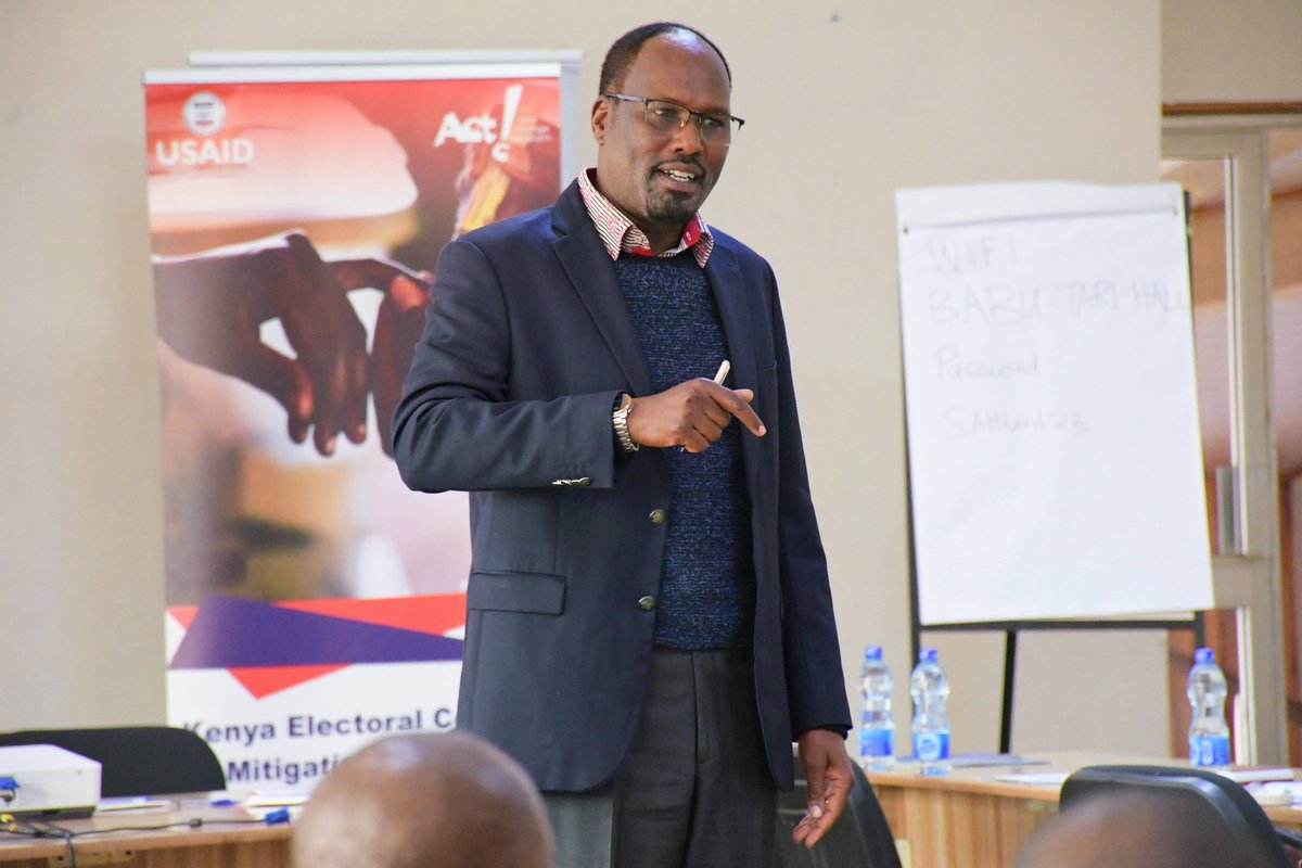 Isiolo_CEED's tweet photo. 1/2
Through Electoral Conflicts Mitigation and Civic Education Support Program, we supported @NCIC_Kenya to organize dialogue forum for MCA's from the AMAYA Triangle (Isiolo, Samburu, Laikipia, and Baringo). To address the long-standing inter-community conflicts in these areas. https://t.co/9GgzmtupvD