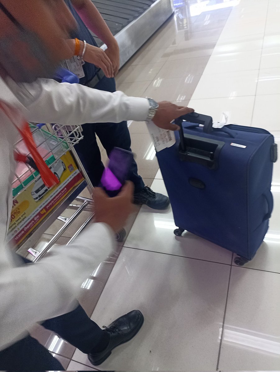 rishabh99631663's tweet photo. @AkasaAir Today I travelled with akasa air QP1334 PNR no : V6P88Z Date :30 apr 2023
 Found my bag handle brokerage. So i show to supervisor Mr patel roshan kumar and Mr Mahavir  it destination duty manager.He denied an misbehave to me. They both told me this is not problem. https://t.co/Y7B8SFpnj6