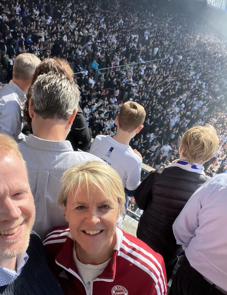 Lykke Friis (@lykkefriis) on Twitter photo En søndag eftermiddag i fodboldens tegn - men multitasking med <a href="/AStouge/">Anders Stouge</a> og <a href="/DIByggeri/">DI Byggeri</a> om energi og bygningsdirektiv - og lidt Bayern #derby En søndag eftermiddag i fodboldens tegn - men multitasking med <a href="/AStouge/">Anders Stouge</a> og <a href="/DIByggeri/">DI Byggeri</a> om energi og bygningsdirektiv - og lidt Bayern #derby