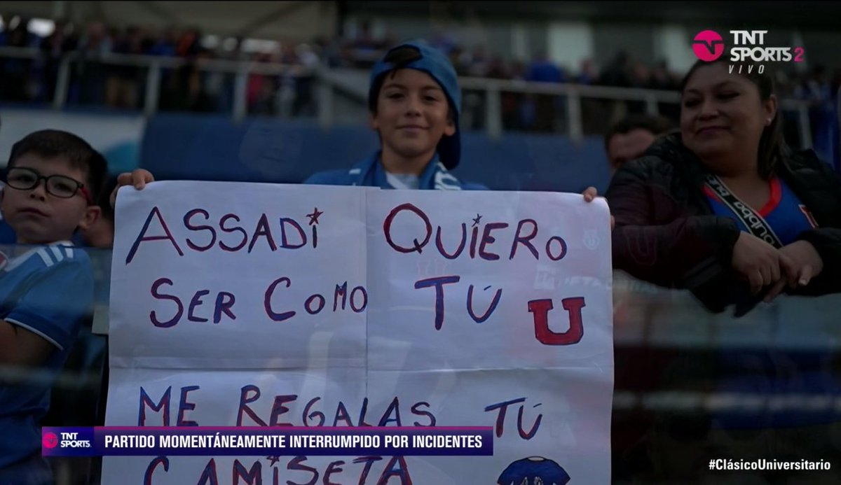 jnunezlazcano's tweet photo. Esto es la U. El hincha de la U no se cubre la cara

Los 5 monos con capucha no son hinchas. A no confundirse

#ClasicoUniversitario https://t.co/vpIXa4Y1Fu