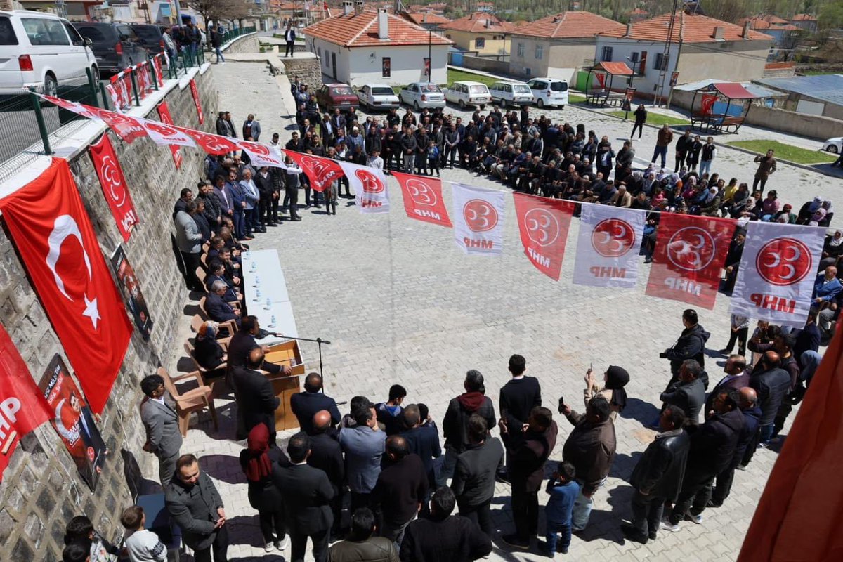 yunus_ozer_38's tweet photo. 📍EPÇE

Herzaman olduğun gibi Bugünde çok güzeldin Epçem
Genel Başkan yardımcımız Sn. İsmail ÖZDEMİR Milletvekilimiz Sn. Baki ERSOY ve Milletvekili adaylarımız ile birlikte Çok kıymetli Epçeli hemşerilerimizi ziyaret ettik. https://t.co/ANfg94KFns