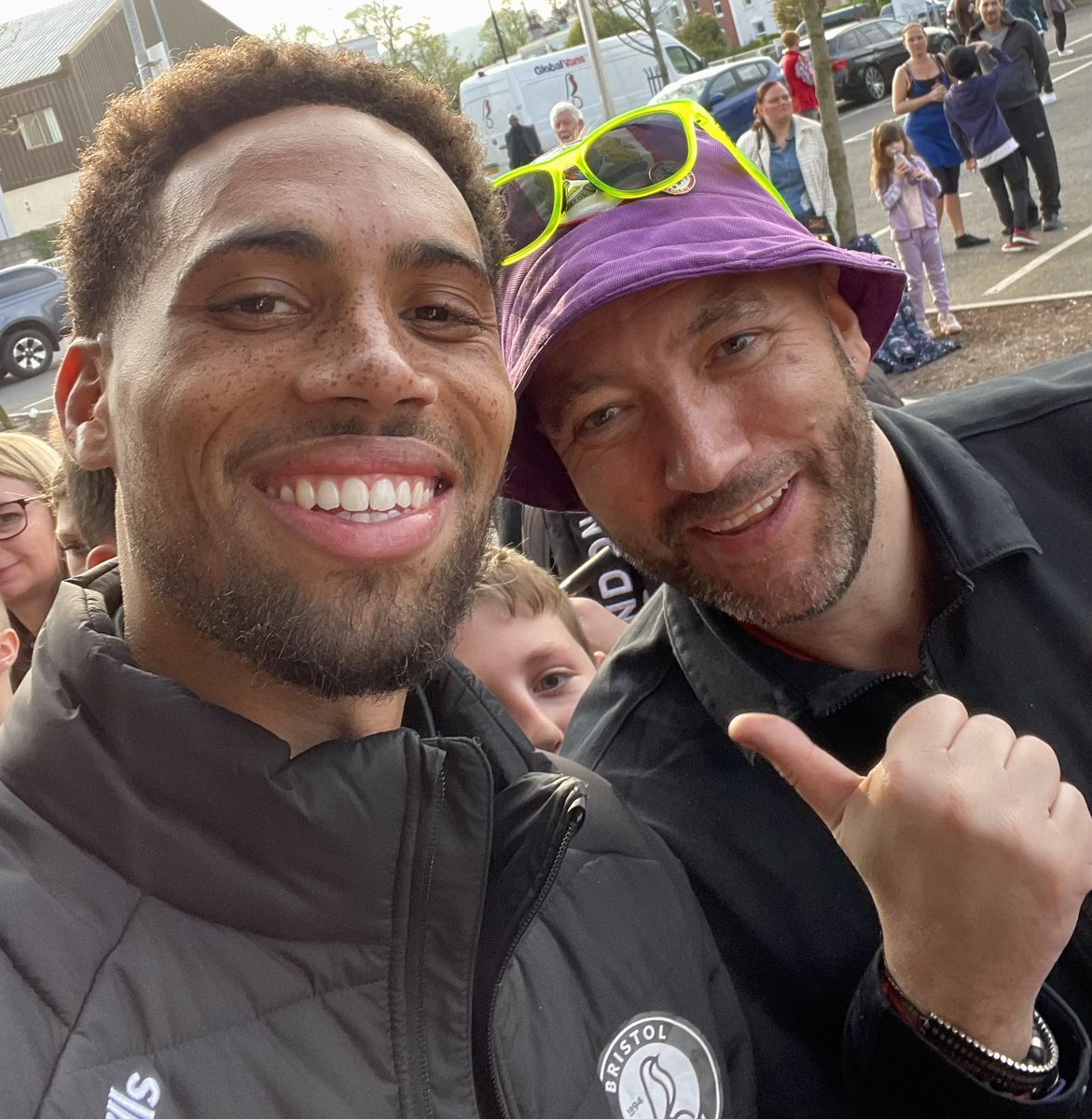 007Sutts's tweet image. Last home @BristolCity match of season ⚽️☀️🍺 likely farewell 👋 to @AlexScott_7 guard honour 🏆 @BurnleyOfficial &amp;amp; true City fashion back in game to throw it away! Only 1 shot on target!
See you next in August @ashtongatestad  #COYR #OTIB
