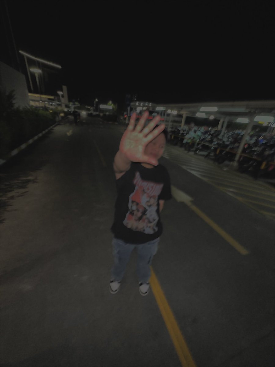 Koung_7's tweet photo. Hello🖕🏼 https://t.co/2h2sdZUqcu