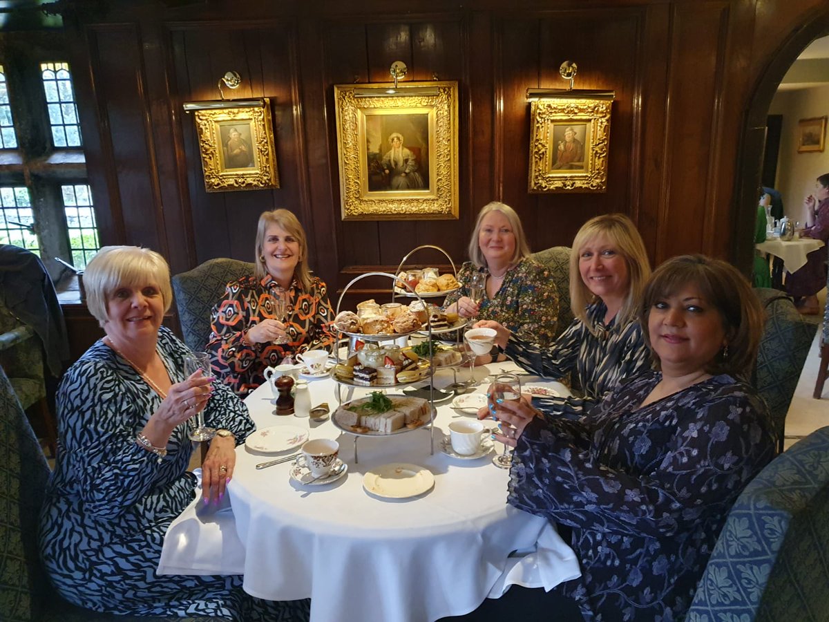 Rounding off a packed weekend with a wonderful #afternoon tea @HoldsworthHouse with my lovely bookclub friends. Thoroughly recommend it.