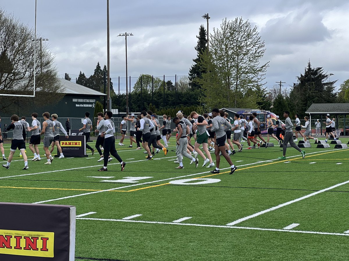 BrandonHuffman's tweet photo. Live updates from the Eugene Elite 11 and All-22 Regional https://t.co/SNInOcA6qG https://t.co/T1gXU8QsvQ