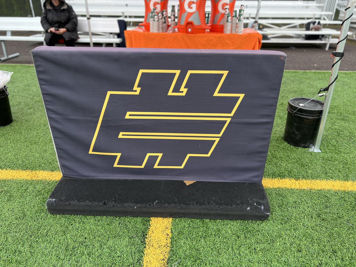 BrandonHuffman's tweet photo. Live updates from the Eugene Elite 11 and All-22 Regional https://t.co/SNInOcA6qG https://t.co/T1gXU8QsvQ