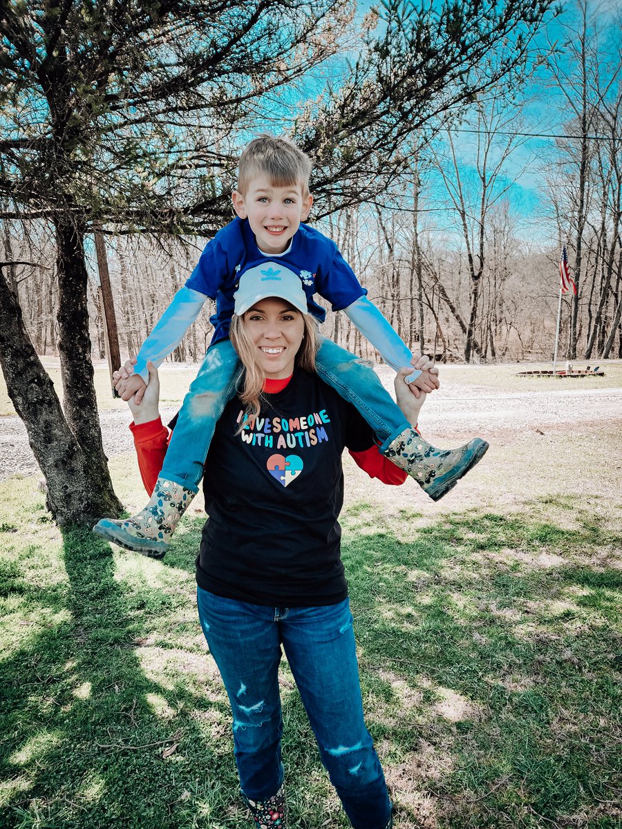 MrsShafferBF's tweet photo. Its last day of Autism Acceptance Month. A friendly reminder that a month shouldnt be reminding us to be kind, understanding and accepting. Autism doesnt have "a look" and just because you can't see "it" it doesn't mean that person isnt having a hard time #ilovesomeonewithautism https://t.co/ZaxLYMJJZo