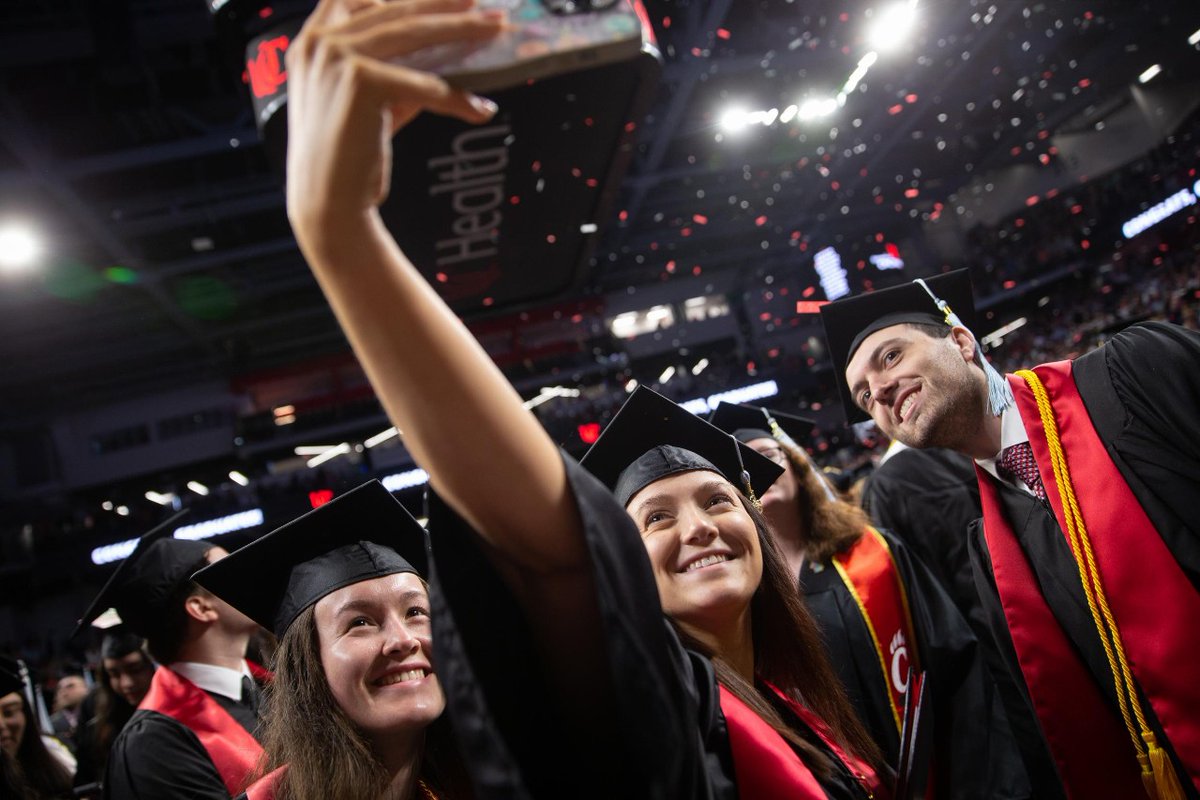 uofcincy's tweet image. Congratulations to the class of 2023. You've earned this moment! 🎓 ⁣
⁣
We celebrated a record of 7,231 graduates in three days of ceremonies. Check out our commencement recap.

🔗:  on.uc.edu/3LBey77 #UCGrad23