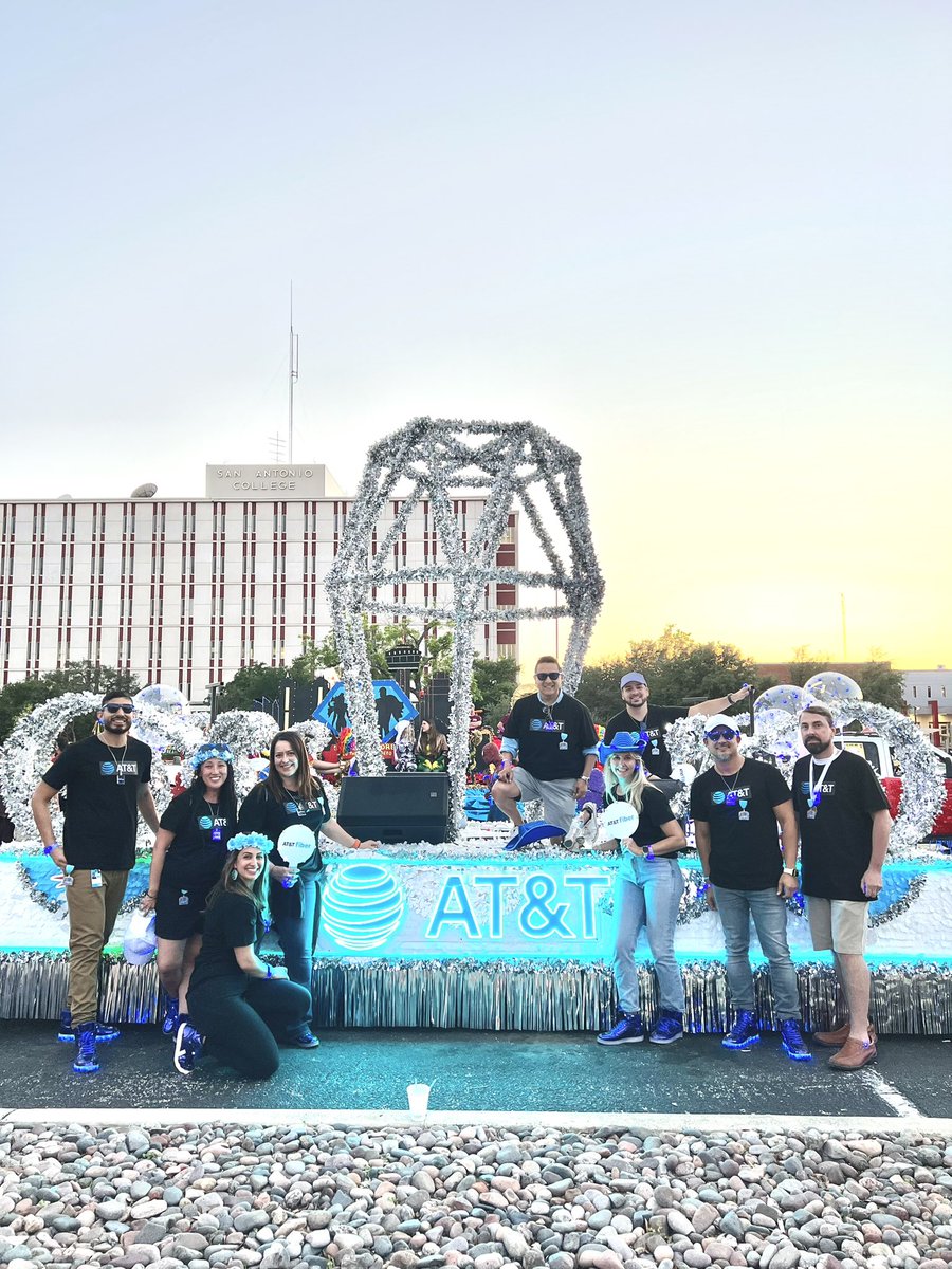 Albertoattemp's tweet photo. What an amazing experience with so many of our leaders. Fiesta 2023 was awesome!!! @FiestaSA @ATT @STXspeaks @gowestregion https://t.co/k6KpsWSSRq