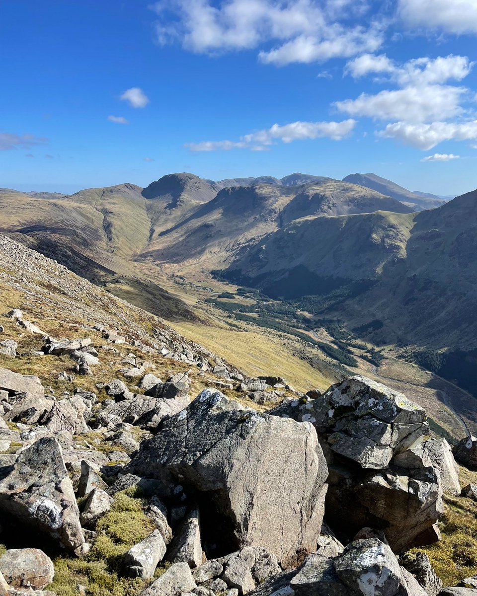 The view from High Crag, looking towards the head of Ennerdale with Green Gable, Great Gable Kirk Fell, Scafell Pike and Scafell all in frame 😍

#LakeDistrict #cumbria #hiking #mountains #ennerdale #greatgable #scafellpike #adventure #wainwrights #mountainscenery