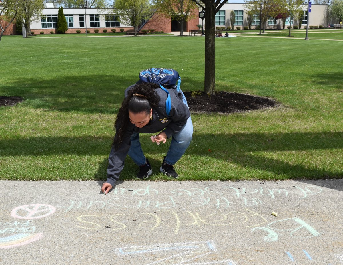 defiancecollege's tweet photo. The campus loved Dude, Be Nice Week. There was a Feeding Success food/toiletries drive, #DCRocks scavenger hunt, writing notes of kindness, and chalk the walk with bubbles! Thank you, Dude, Be Nice, DC Pride, the Social Work Organization, and Soc120 for hosting this great event! https://t.co/7RYSXIkfOa