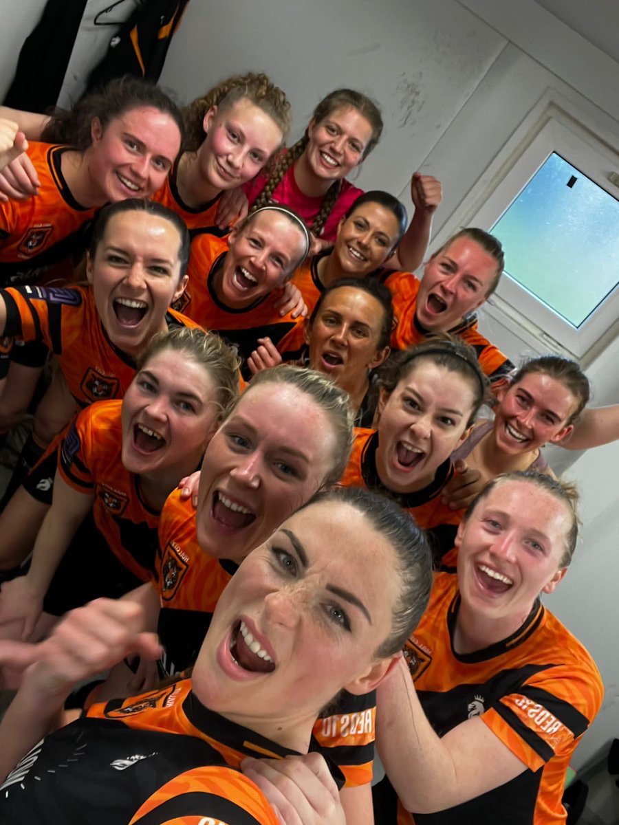 HullCityLFC's tweet photo. 𝐇𝐨𝐰 𝐖𝐞 𝐑𝐨𝐚𝐫

2 great away victories this afternoon &amp; a 𝐴𝐶𝐸 way to end the season! 🙌🏻

Thank you to everyone who has supported the Tigresses this season! 🧡

We hope everyone has a good Summer &amp; we'll see everyone in July for pre-season! ⚽️

#HearUsRoar 🐯 https://t.co/GjvMcxJAtz