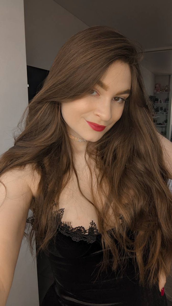 KeshiRubi40382's tweet photo. Netflix &amp; Chill with me💕
#onlyfans 
#hot 
#model #onlyfansFree https://t.co/5adonIT3Jf