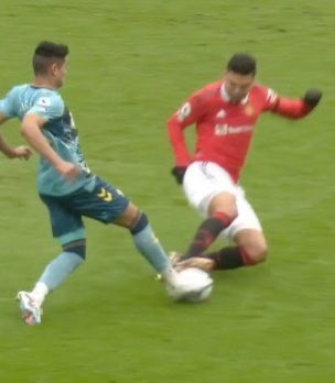 JayMotty's tweet photo. They did Casemiro dirty.., https://t.co/UXukjP1R9T