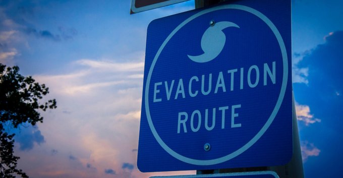 It's #HurricanePrep Week. #PrepYourHealth for hurricane season:
• Take inventory of your emergency supplies, including personal needs
• Review your #MyEvacuationPlan: bit.ly/3qDrA9b
• Test drive your evacuation routes
• Have multiple ways to receive weather alerts