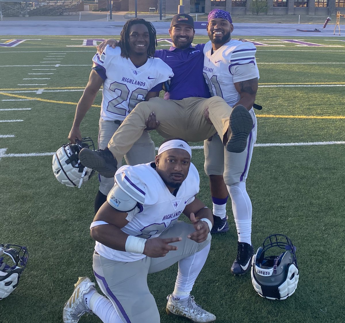 CoachBrownLBs's tweet photo. Spring ball is officially in the books! Appreciate these men and they’re hard work! #rbs https://t.co/gjECnlE0RC