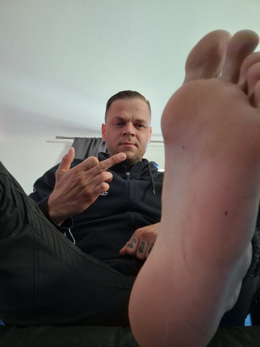 Es ist Sonntag lobtpreiset euren herren ihr niederen skalven ich will gleich was essen gehn wer zahlt?#FinD #cashmaster #findom #feetmaster #malefeet #humanatm #geldherr #paypig 

<a href="/FOOTMASTERSRT/">FOOTMASTERSRT</a> <a href="/rt4dom/">RT 4 FOOTMASTERS - THE 1st</a> <a href="/RTfootmaster/">RT FOOT MASTERS</a> <a href="/AlphaGodz_RT/">AlphaGodz_RT</a> @BestFootMasters
