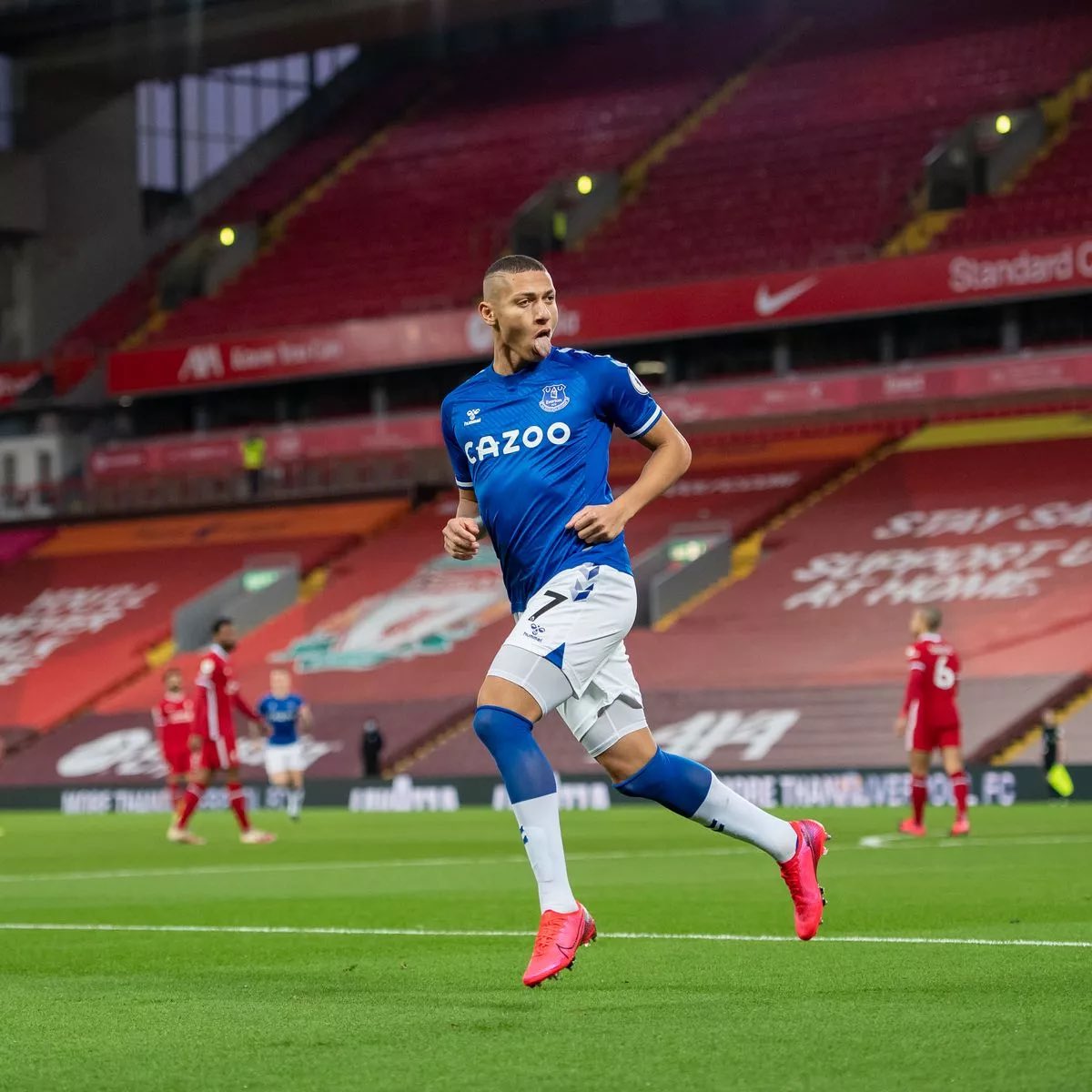 Everton_Extra's tweet photo. His playground. 🤫 https://t.co/u8AzN6V3m8