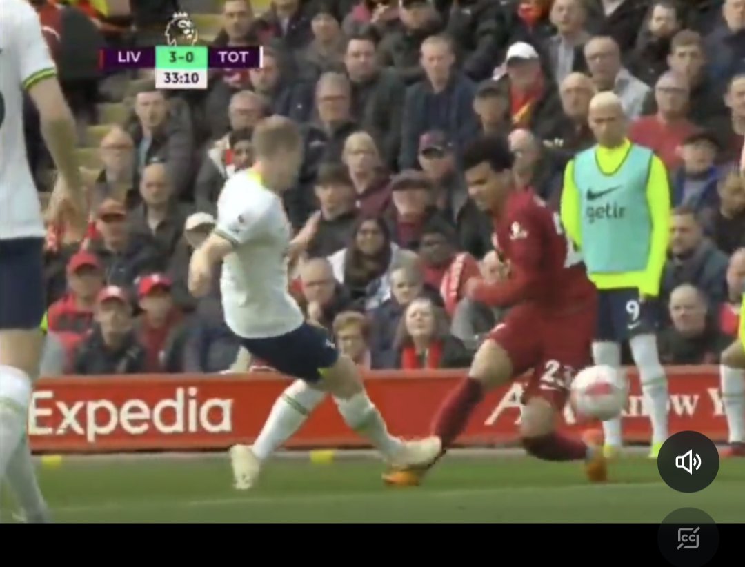 LJS62923575's tweet photo. @totnum @SpursOfficial GET. STUFFED. https://t.co/vcGaZYpwo9