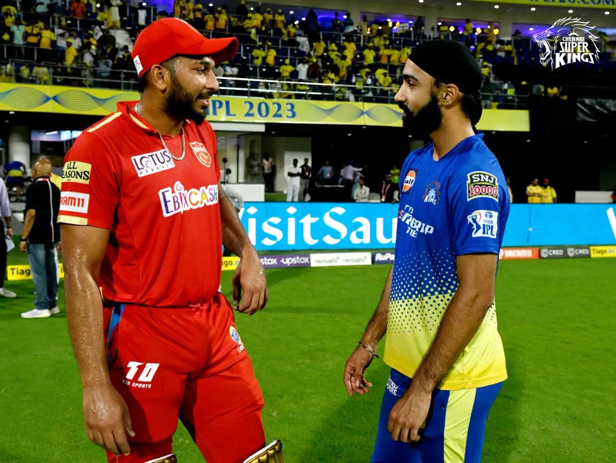 ChennaiIPL's tweet photo. In the collective spirit of sport and competition! 🤝

#CSKvPBKS #WhistlePodu #Yellove 🦁💛 https://t.co/8Wo0eYya0v