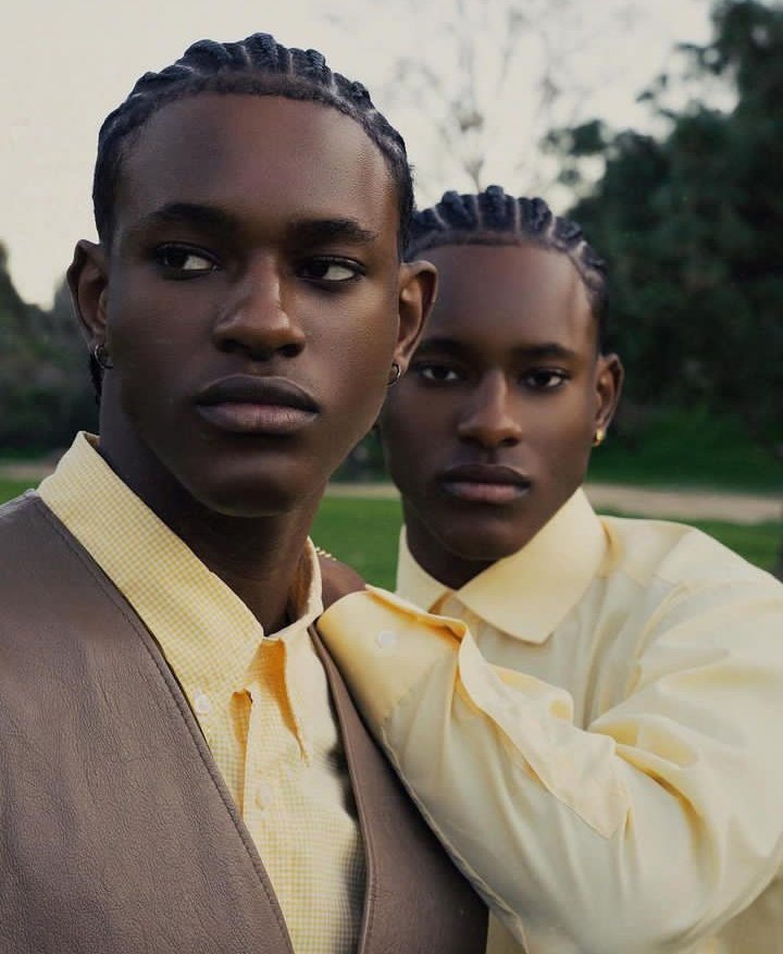 prazzlearts's tweet photo. "Wandering through nature, lost in thought"
Photographed by @le_jordy 
Styling @faithibrahim_  @Vrede919
Models @jabari_williams  @malik_williams

#malemodels #brownskin #melaninmagic #laphotographers https://t.co/hUvEtnxPPT