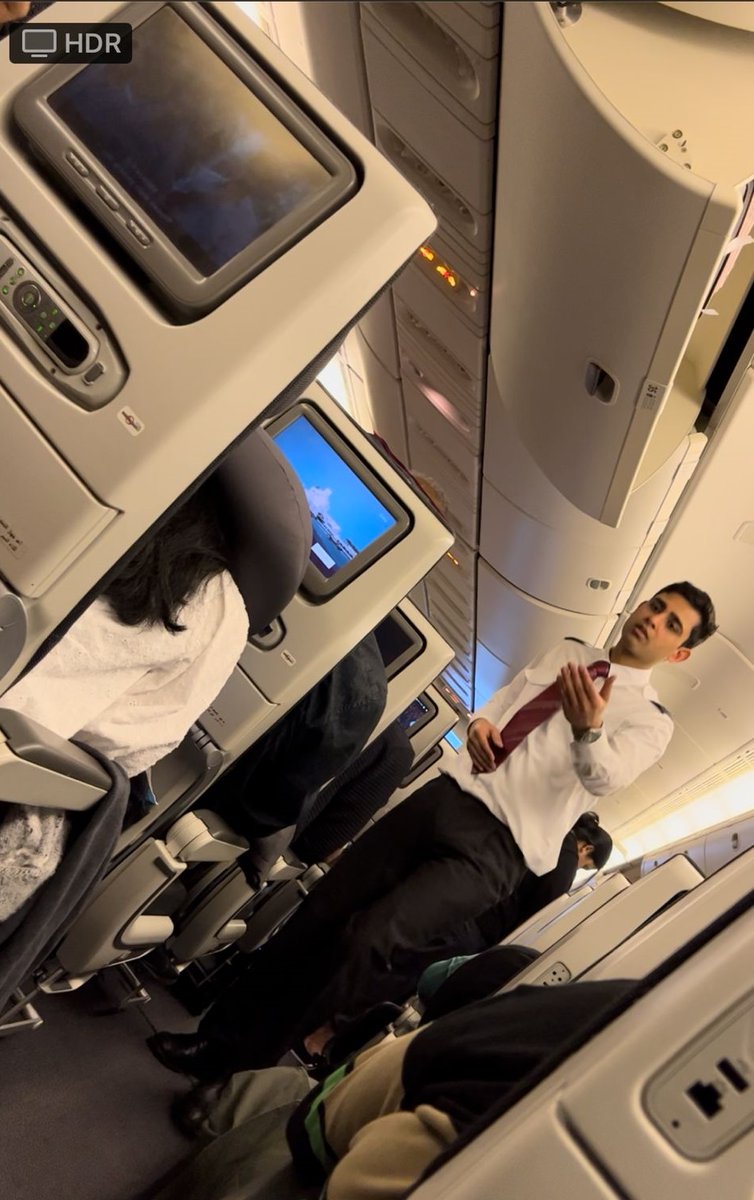 rutvikmounty's tweet photo. Here is the picture of the one whom I surrendered my luggage to. https://t.co/zFUI1654oK