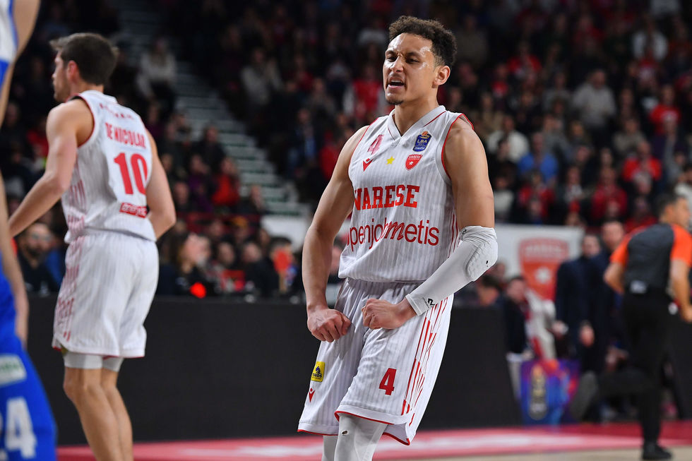 parallelecinico's tweet photo. 33 punti
13 assist
10 rimbalzi
12/21 al tiro
5/5 ai liberi
2 palle rubate
46 di valutazione

Varese batte Scafati e raggiunge la salvezza. Colbey Ross, dall' "alto" dei suoi 183 centimetri, conferma perchè con ogni probabilità vincerà il titolo di MVP della Serie A 2022/2023. Un playmaker di livello di irreale.
#SerieAtipo