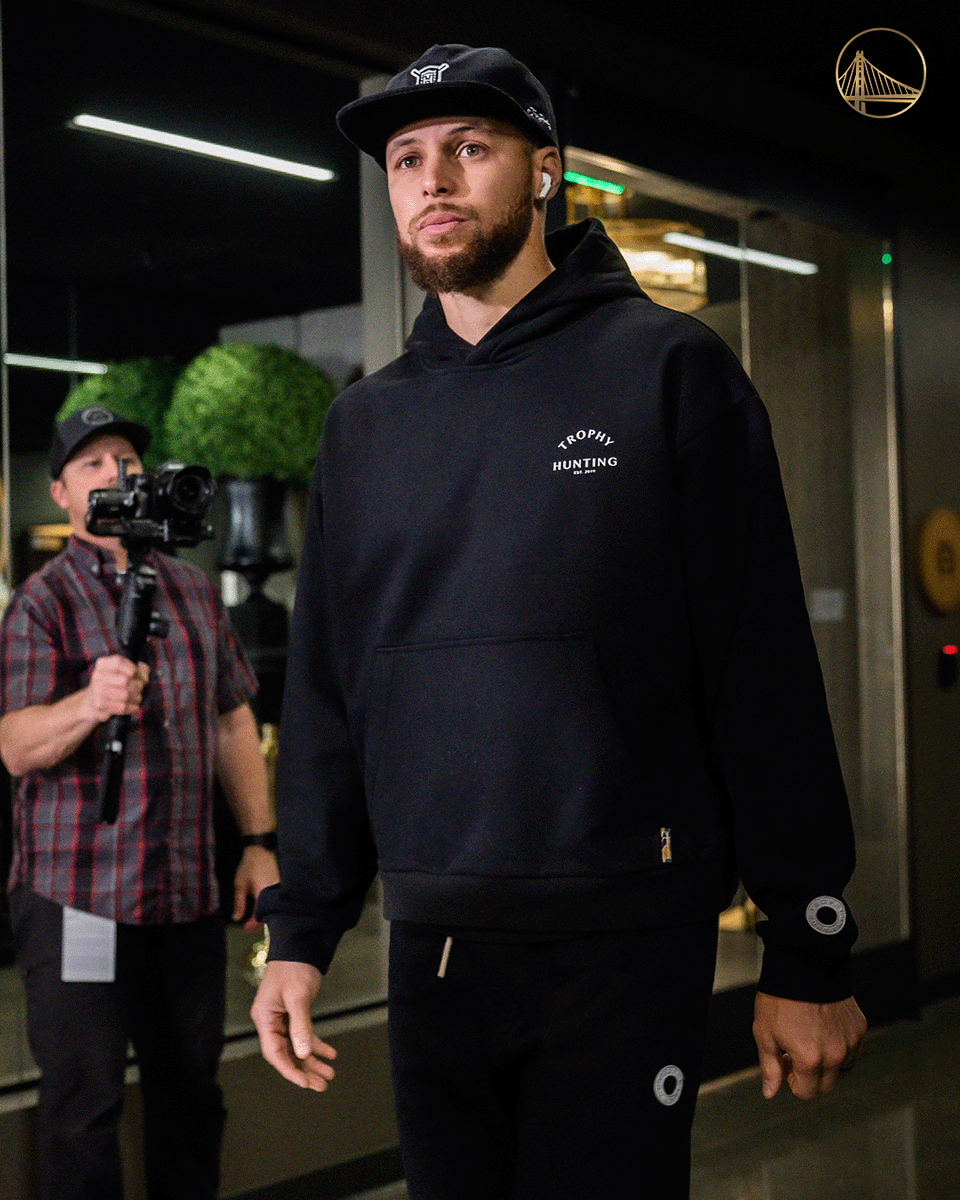 warriors's tweet photo. 3⃣0⃣'s here. https://t.co/cgrJ23NJqo