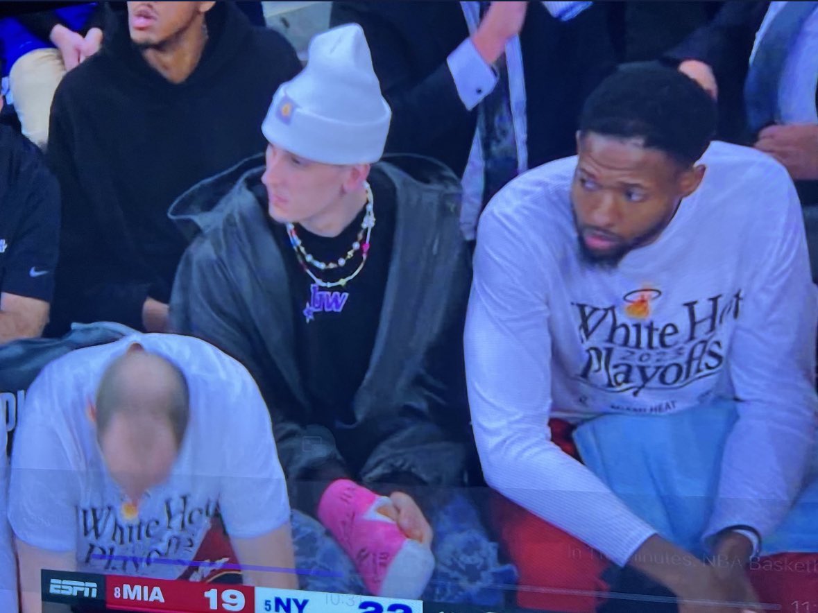 therealjonka's tweet image. Herro giving MGK x Jesse Pinkman vibes