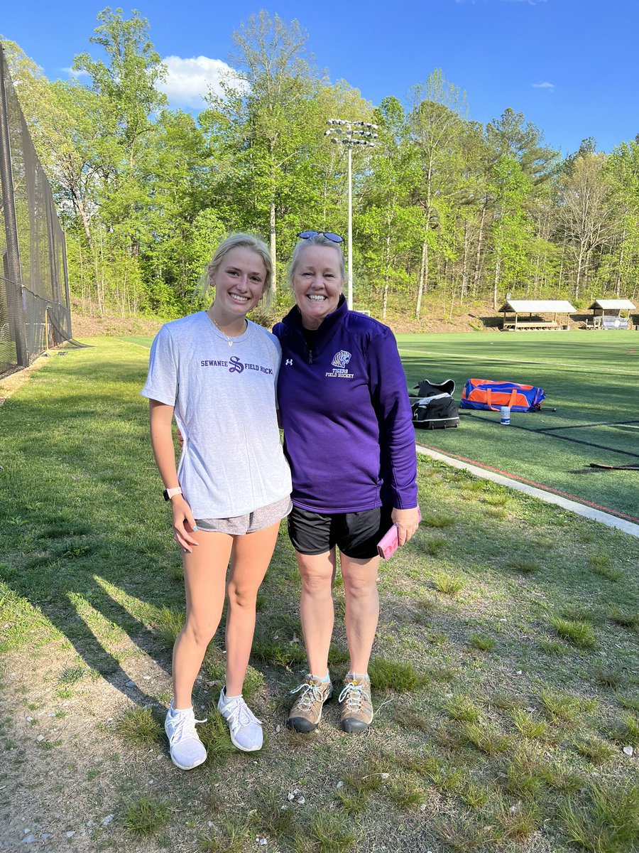 kylie_carter89's tweet photo. Grateful to receive my first official offer to play field hockey at The University of The South. Thank you for a great weekend! @SewaneeFH https://t.co/1lDpZoz1az